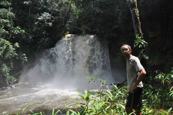Cachoeira da Neblina com muita água, na estação de chuvas. (em Presidente Figueiredo - AM)